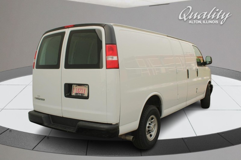 Chevrolet Express Cargo Van Vehicle Full-screen Gallery Image 03