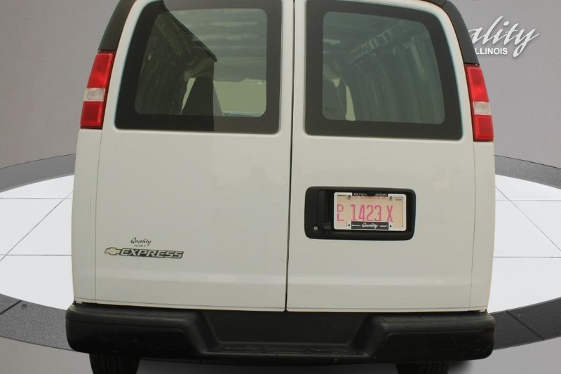 Chevrolet Express Cargo Van Vehicle Full-screen Gallery Image 04