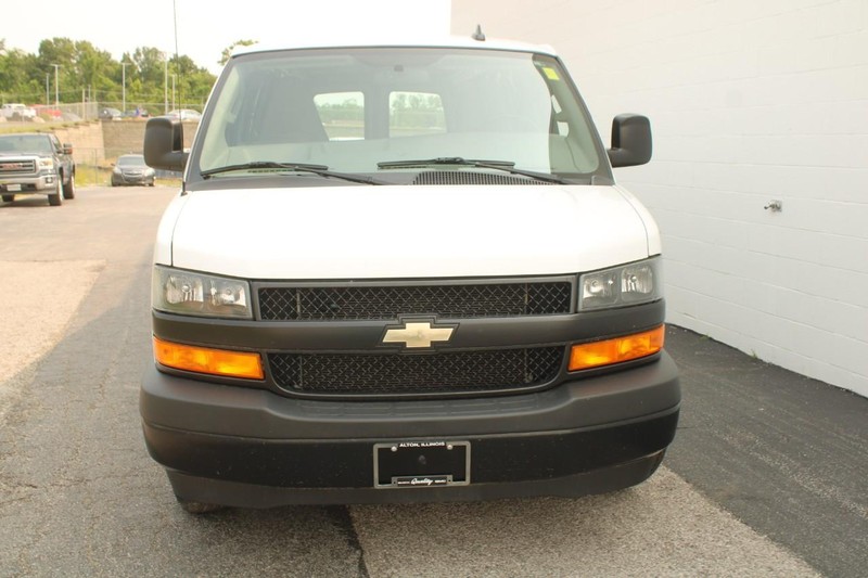 Chevrolet Express Cargo Van Vehicle Full-screen Gallery Image 10