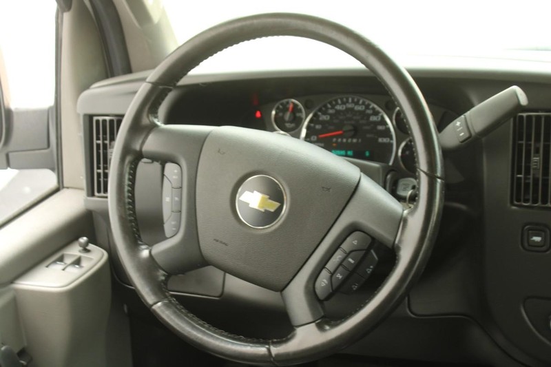 Chevrolet Express Cargo Van Vehicle Full-screen Gallery Image 14