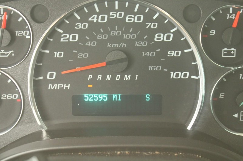 Chevrolet Express Cargo Van Vehicle Full-screen Gallery Image 19