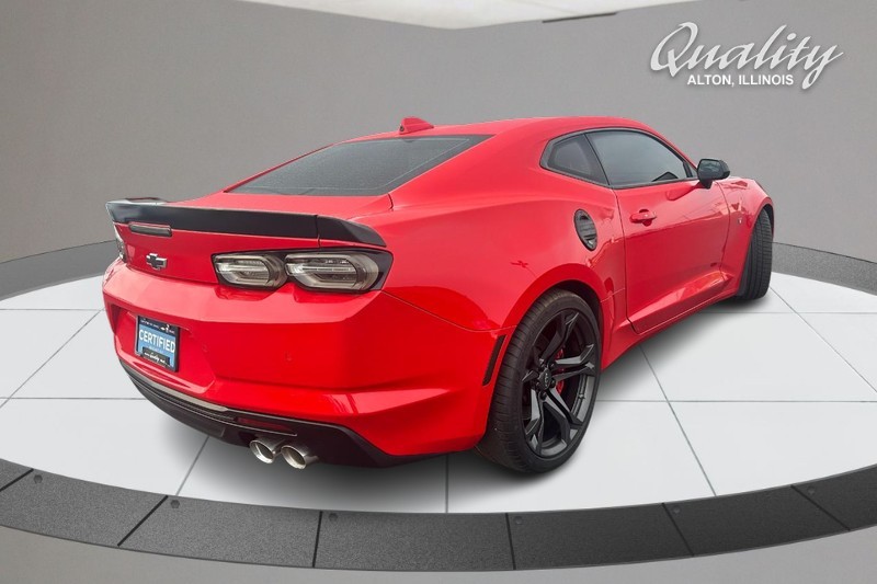 Chevrolet Camaro Vehicle Full-screen Gallery Image 03