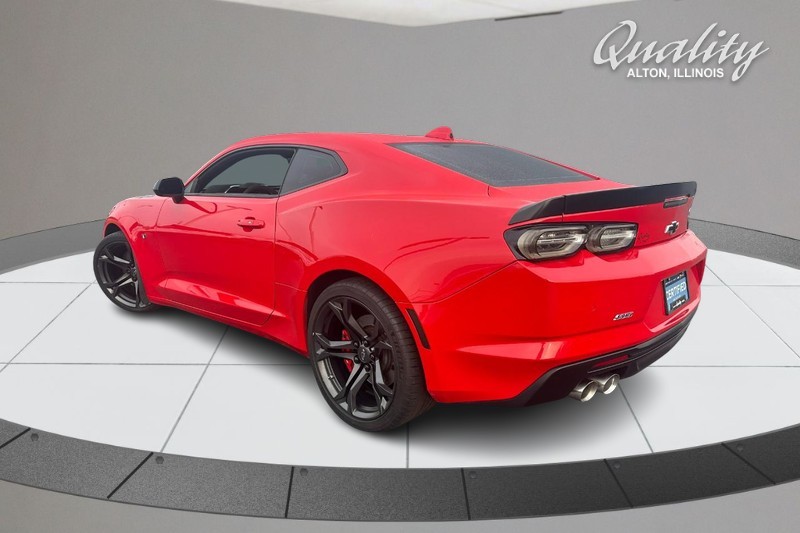 Chevrolet Camaro Vehicle Full-screen Gallery Image 06