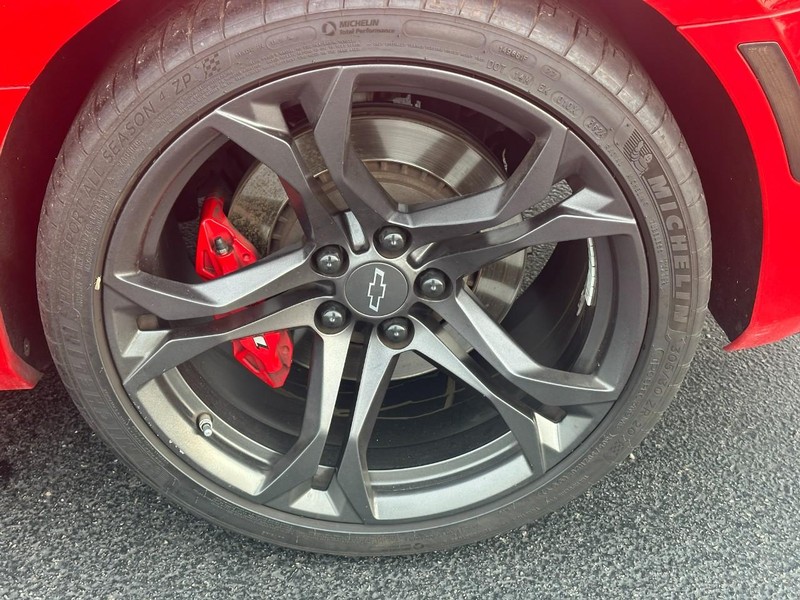 Chevrolet Camaro Vehicle Full-screen Gallery Image 07