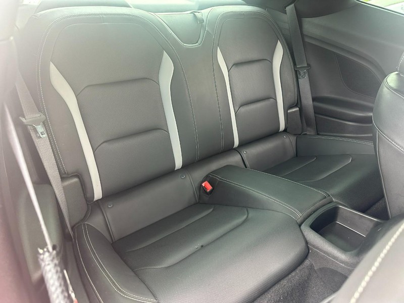 Chevrolet Camaro Vehicle Full-screen Gallery Image 10