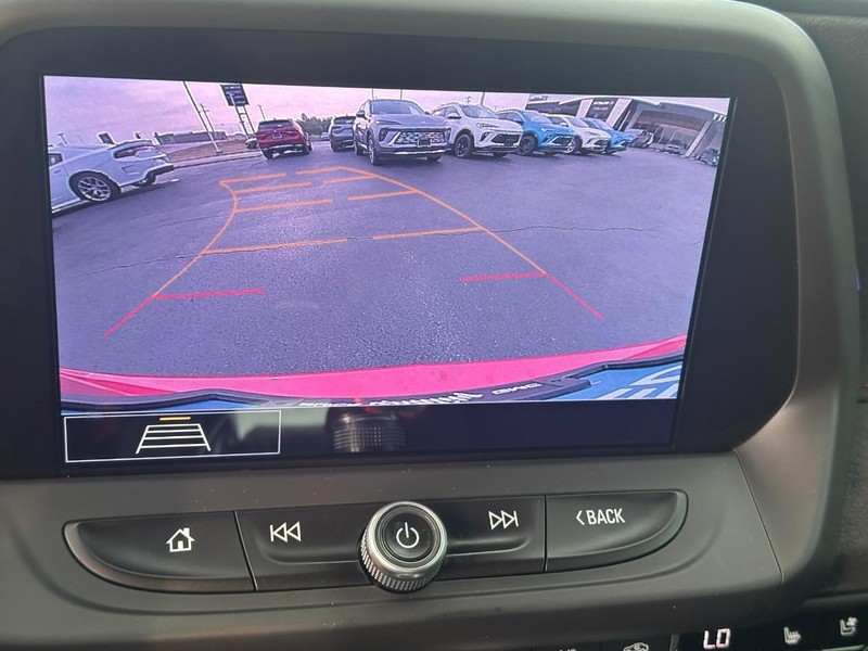 Chevrolet Camaro Vehicle Full-screen Gallery Image 22