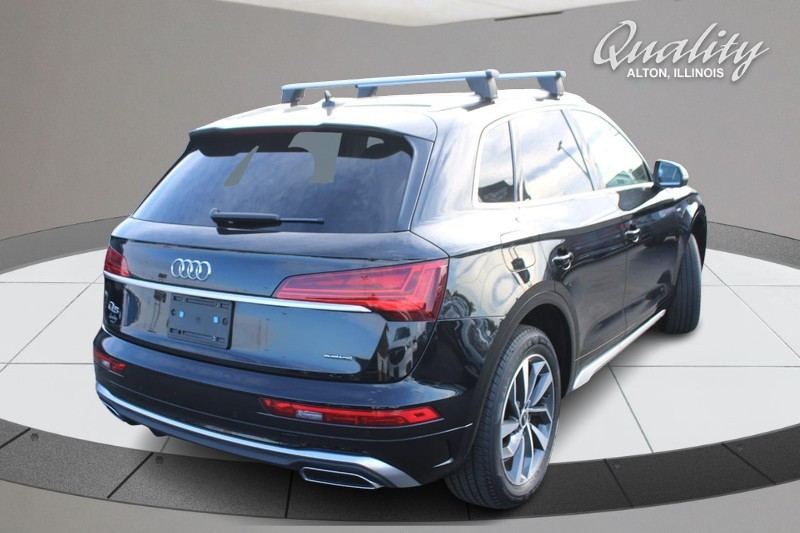 Audi Q5 Vehicle Full-screen Gallery Image 03