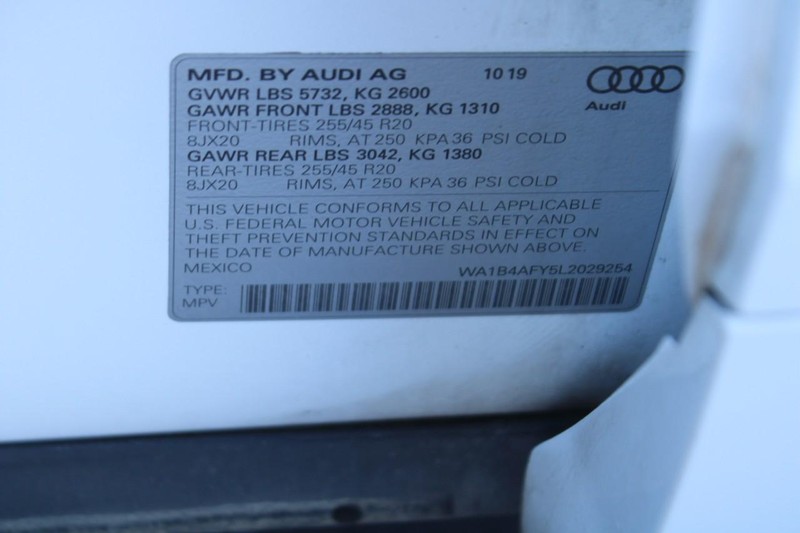 Audi SQ5 Vehicle Full-screen Gallery Image 17