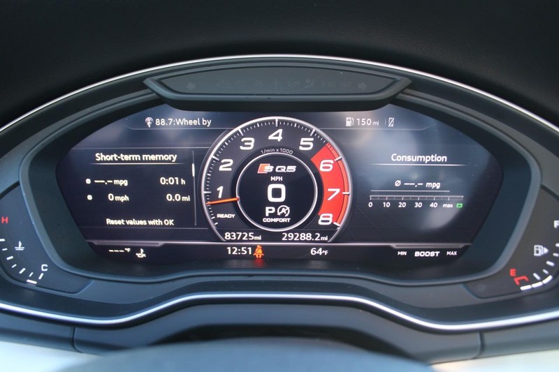 Audi SQ5 Vehicle Full-screen Gallery Image 18