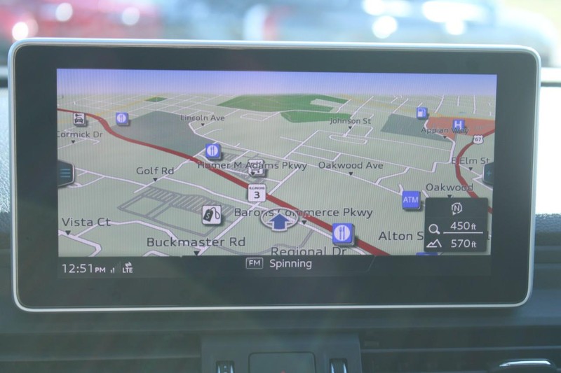 Audi SQ5 Vehicle Full-screen Gallery Image 21