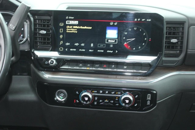 2024 GMC Sierra 1500 SLT - Photo 15