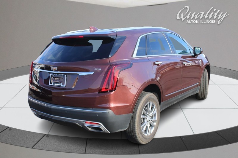 Cadillac XT5 Vehicle Full-screen Gallery Image 03