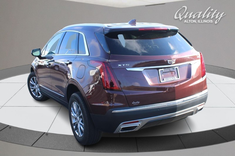 Cadillac XT5 Vehicle Full-screen Gallery Image 05