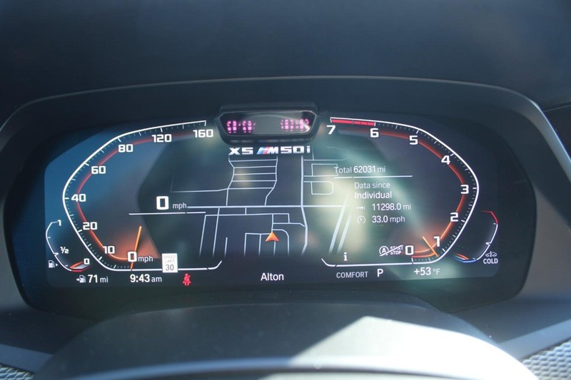 BMW X5 Vehicle Full-screen Gallery Image 18