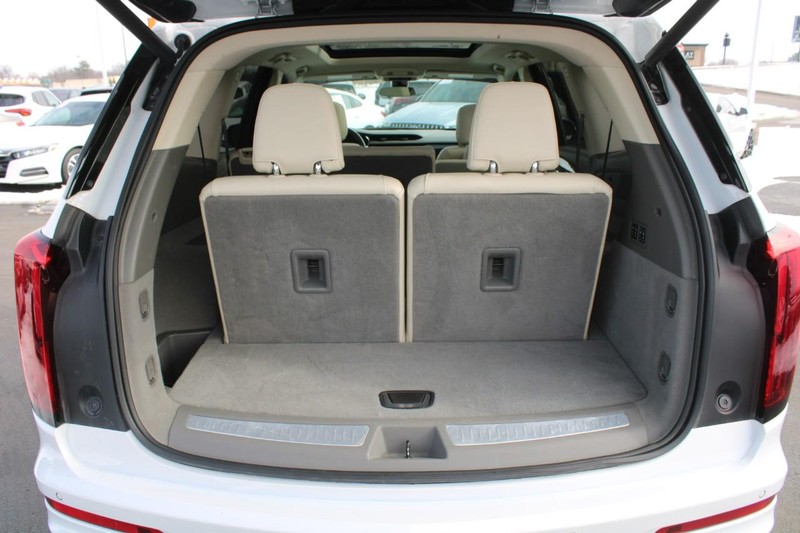 Cadillac XT6 Vehicle Full-screen Gallery Image 12