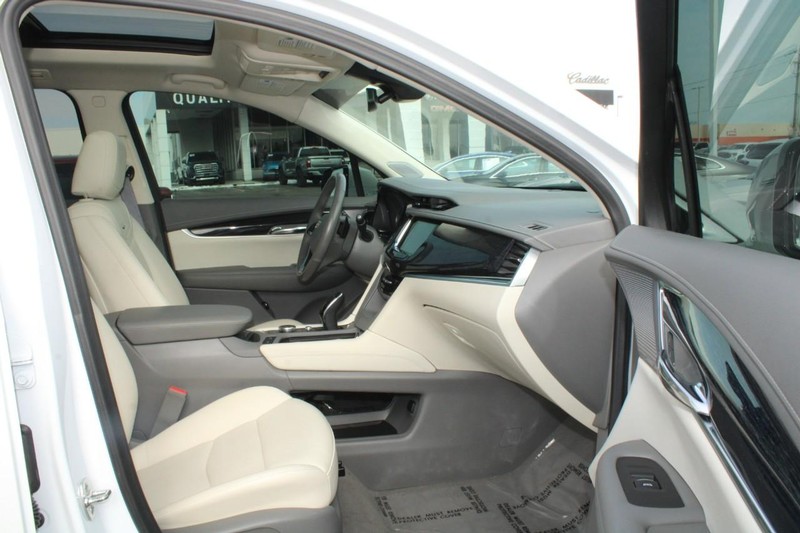 Cadillac XT6 Vehicle Full-screen Gallery Image 17