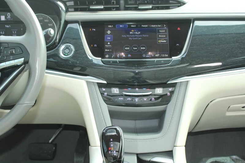 Cadillac XT6 Vehicle Full-screen Gallery Image 21