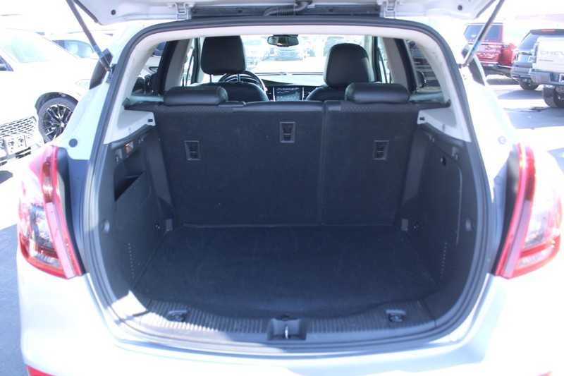 Buick Encore Vehicle Full-screen Gallery Image 06