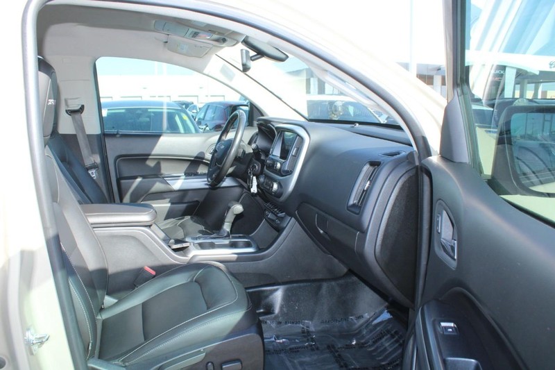 Chevrolet Colorado Vehicle Full-screen Gallery Image 11