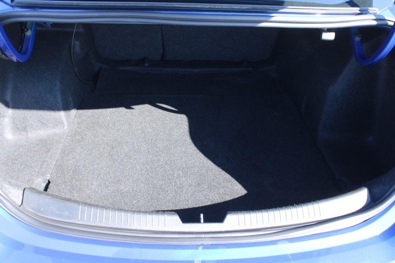 Chevrolet Malibu Vehicle Full-screen Gallery Image 06