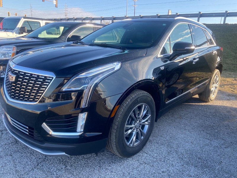 Cadillac XT5 Vehicle Full-screen Gallery Image 02