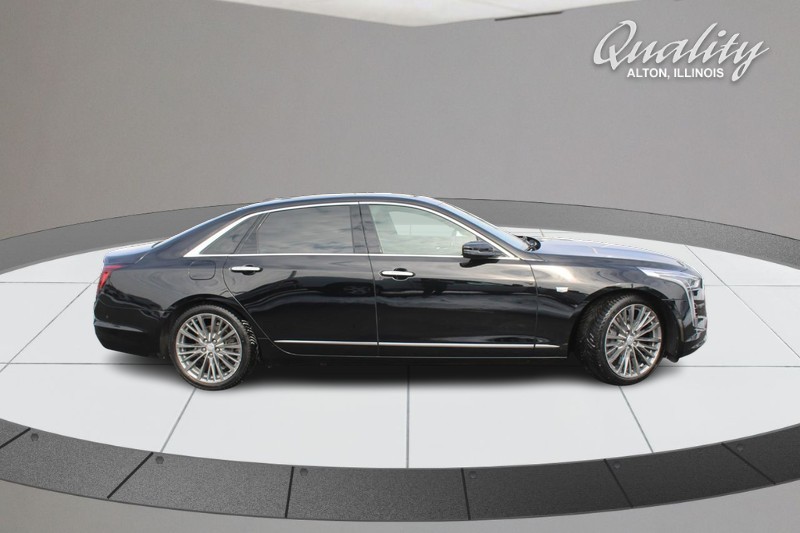 Cadillac CT6 Vehicle Full-screen Gallery Image 02