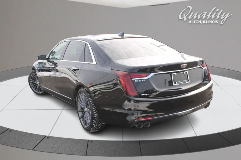 Cadillac CT6 Vehicle Full-screen Gallery Image 05