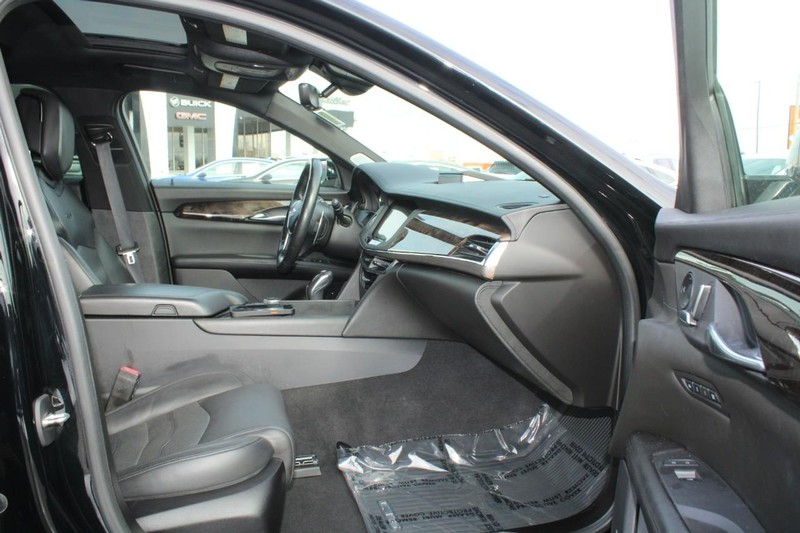 Cadillac CT6 Vehicle Full-screen Gallery Image 11