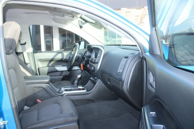 Chevrolet Colorado Vehicle Full-screen Gallery Image 11