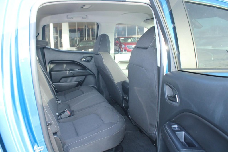 Chevrolet Colorado Vehicle Full-screen Gallery Image 12