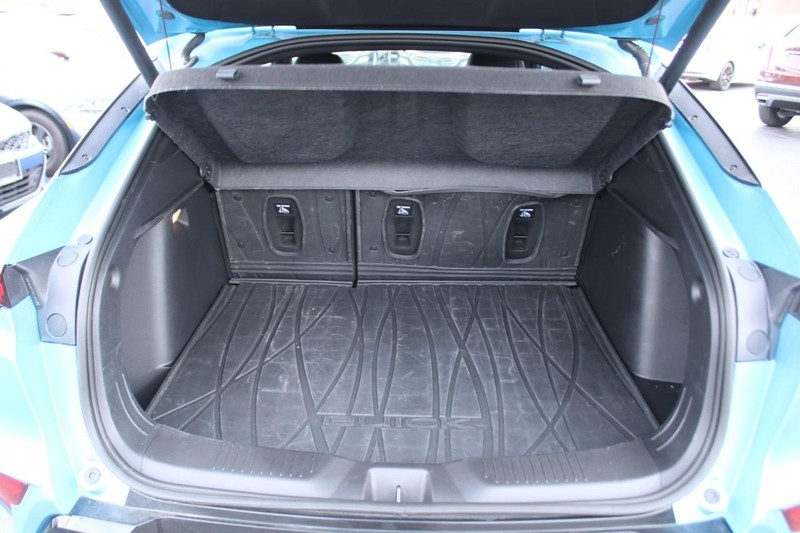 Buick Envista Vehicle Full-screen Gallery Image 06