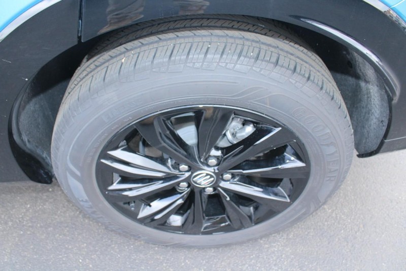 Buick Envista Vehicle Full-screen Gallery Image 07