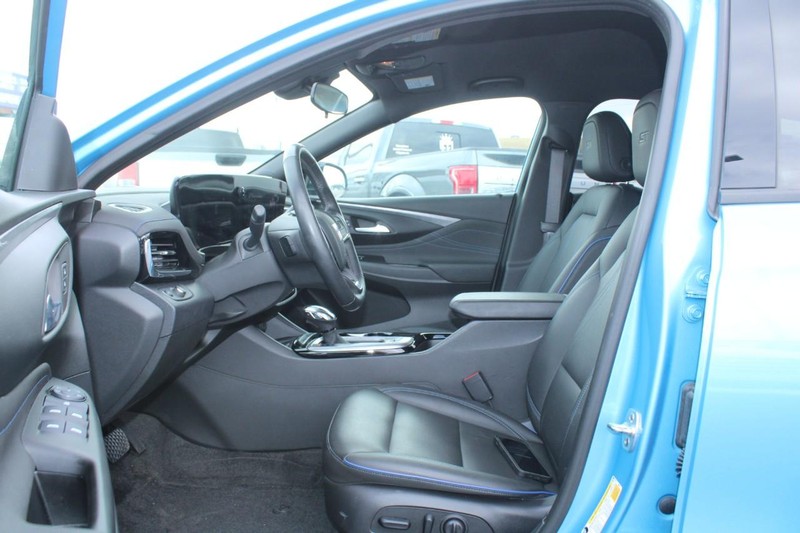 Buick Envista Vehicle Full-screen Gallery Image 08