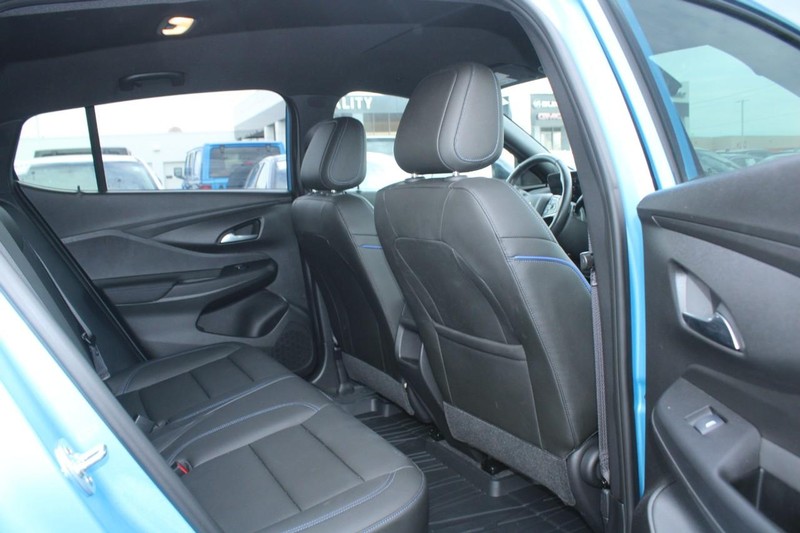 Buick Envista Vehicle Full-screen Gallery Image 12