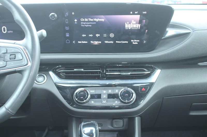 Buick Envista Vehicle Full-screen Gallery Image 15