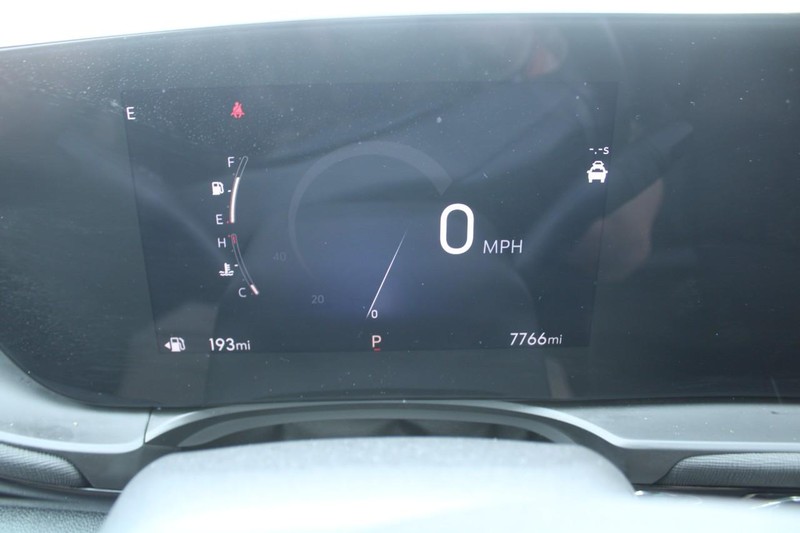 Buick Envista Vehicle Full-screen Gallery Image 18