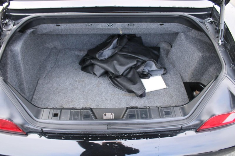 BMW Z3 Vehicle Full-screen Gallery Image 06