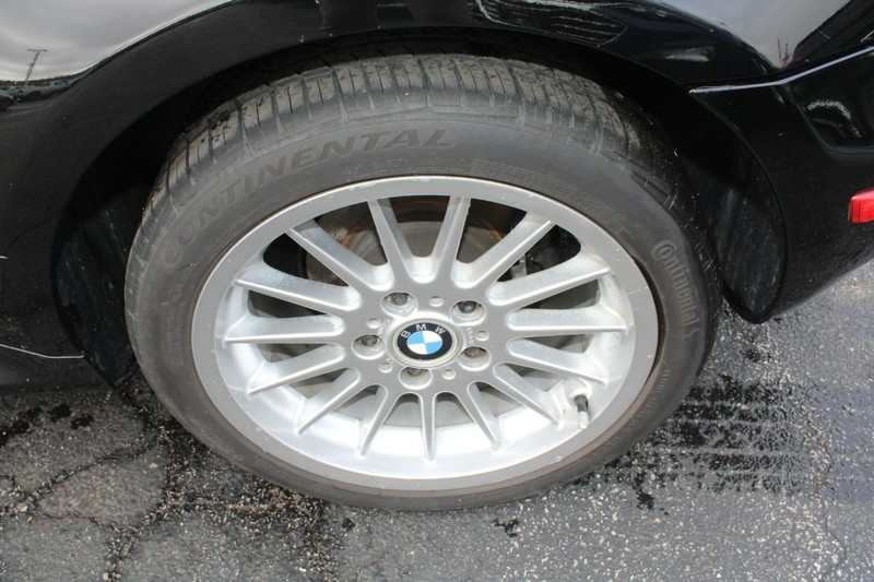 BMW Z3 Vehicle Full-screen Gallery Image 07