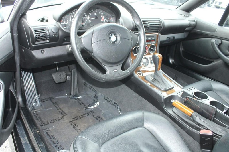 BMW Z3 Vehicle Full-screen Gallery Image 13