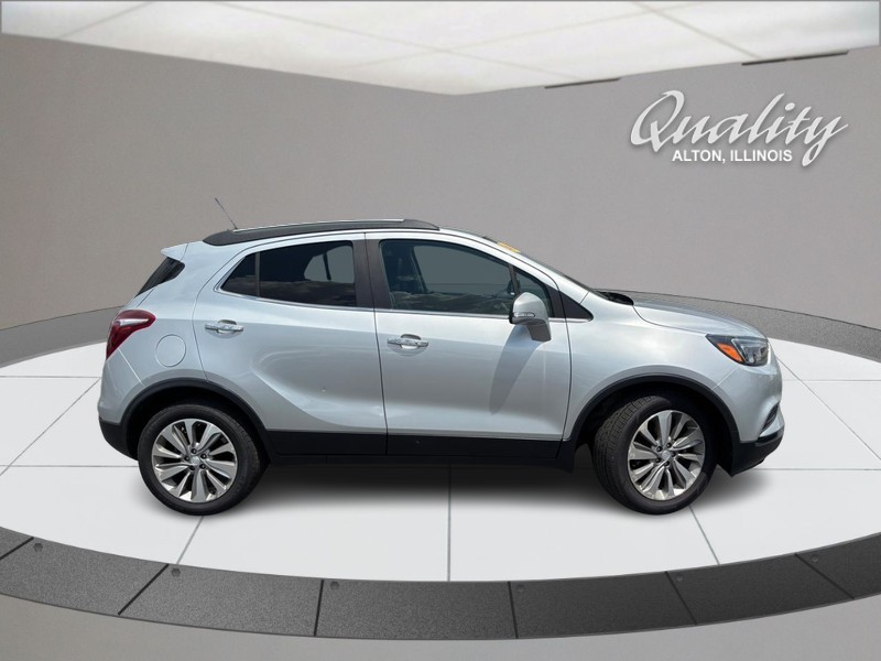 Buick Encore Vehicle Full-screen Gallery Image 02