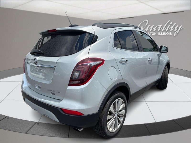 Buick Encore Vehicle Full-screen Gallery Image 03