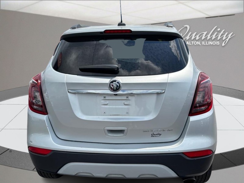 Buick Encore Vehicle Full-screen Gallery Image 04