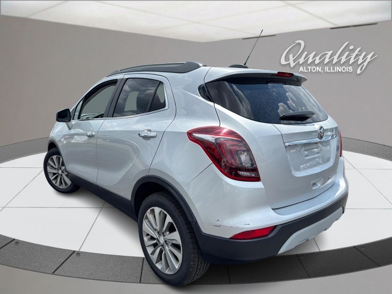 Buick Encore Vehicle Full-screen Gallery Image 05