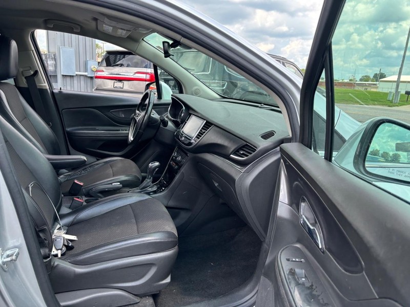 Buick Encore Vehicle Full-screen Gallery Image 11
