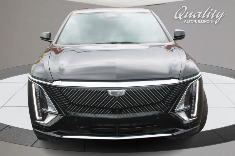 Cadillac LYRIQ Vehicle Full-screen Gallery Image 10