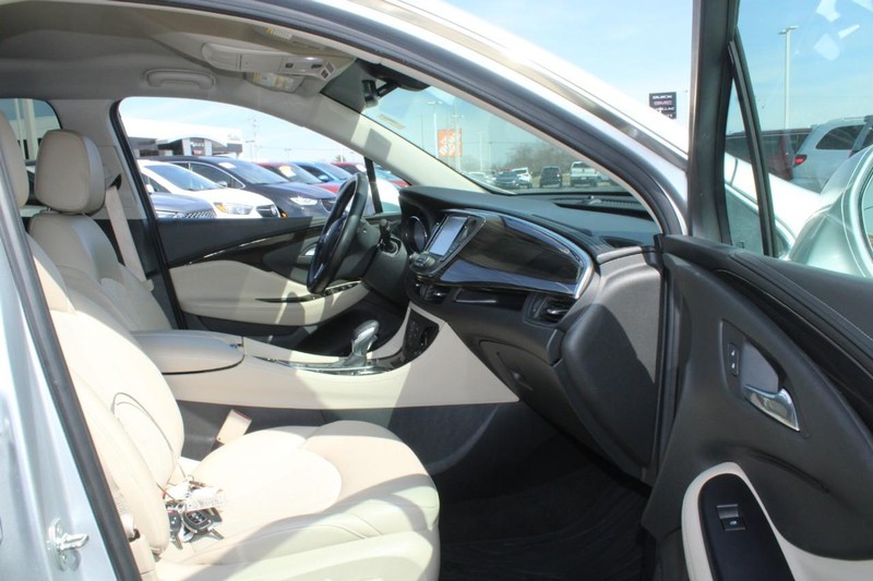 Buick Envision Vehicle Full-screen Gallery Image 11