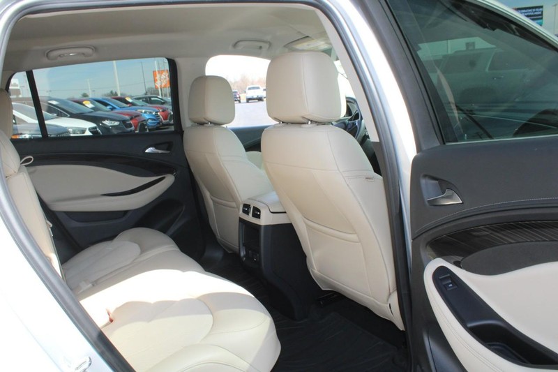 Buick Envision Vehicle Full-screen Gallery Image 12