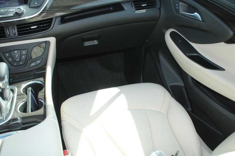 Buick Envision Vehicle Full-screen Gallery Image 16