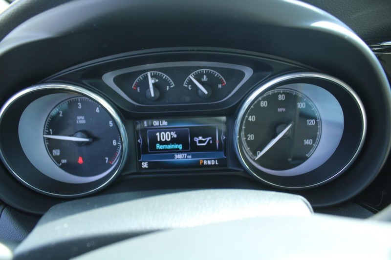 Buick Envision Vehicle Full-screen Gallery Image 18