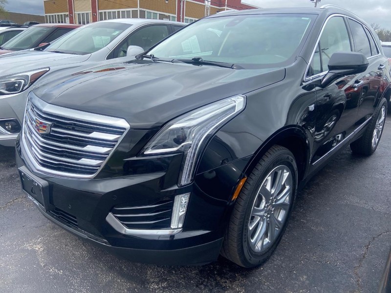 Cadillac XT5 Vehicle Full-screen Gallery Image 03